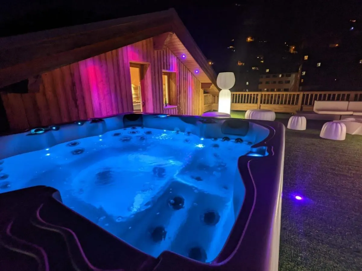 Luxurious Penthouse With Private Spa- Cap Crystal Lodge Tignes Chalet